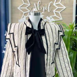 Chaqueta acolchada beige y negro