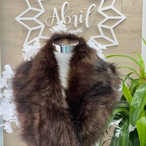 Cuello de pelo largo