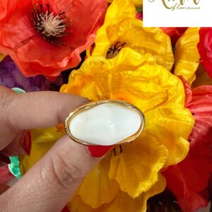 Broche blanco pequeño