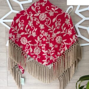 Mantón rojo bordado en dorado