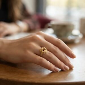 Anillo nudo dorado